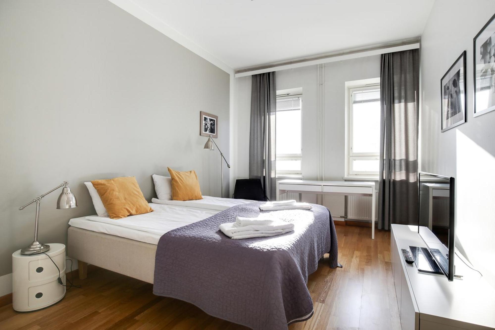 Kotimaailma Apartments Kamppi - 2Br In The City Center With Code Lock Helsínquia Exterior foto