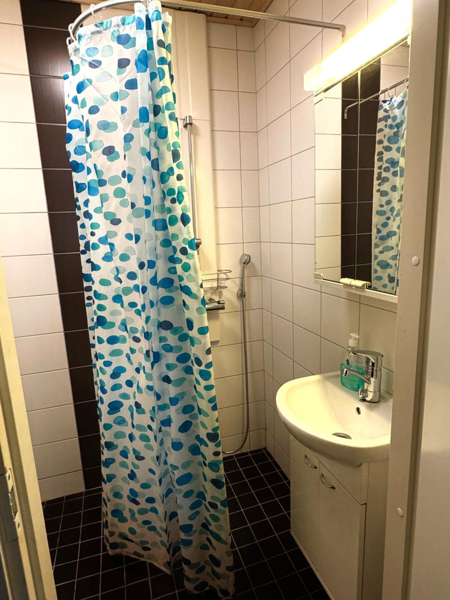 Kotimaailma Apartments Kamppi - 2Br In The City Center With Code Lock Helsínquia Exterior foto